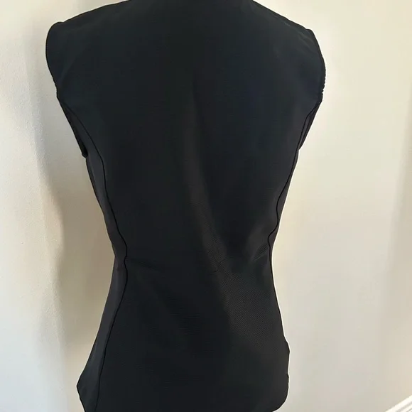 Greg Norman Collection Women’s Golf Vest - Picture 4 of 9